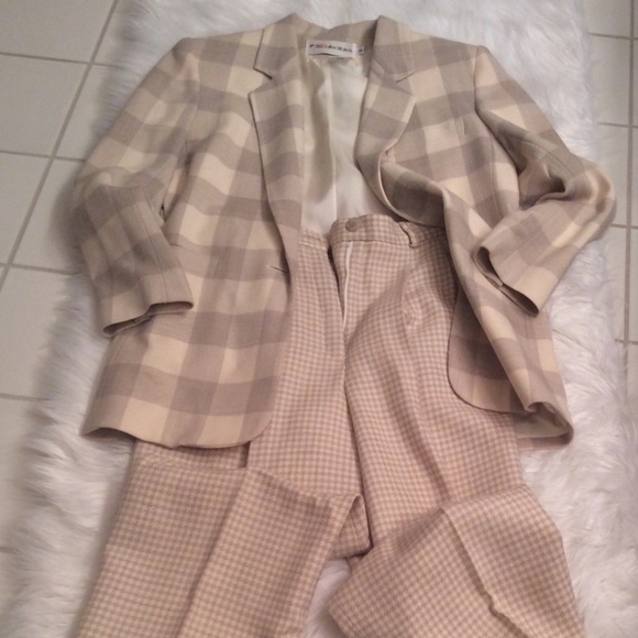 VTG Plaid 2pc pant suit 100% Wool Union made - Picture 6 of 16